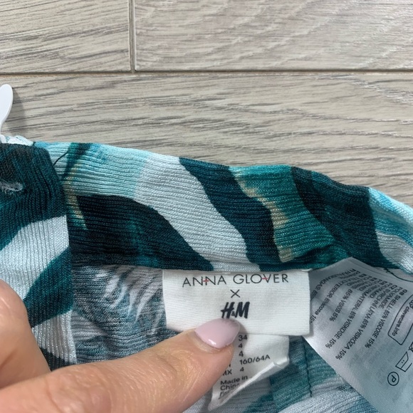 Anna Glover H&M Patterned Wrapover Mini Skirt - Picture 6 of 12